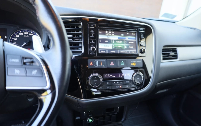 Mitsubishi Outlander cena 85000 przebieg: 56500, rok produkcji 2016 z Jutrosin małe 254